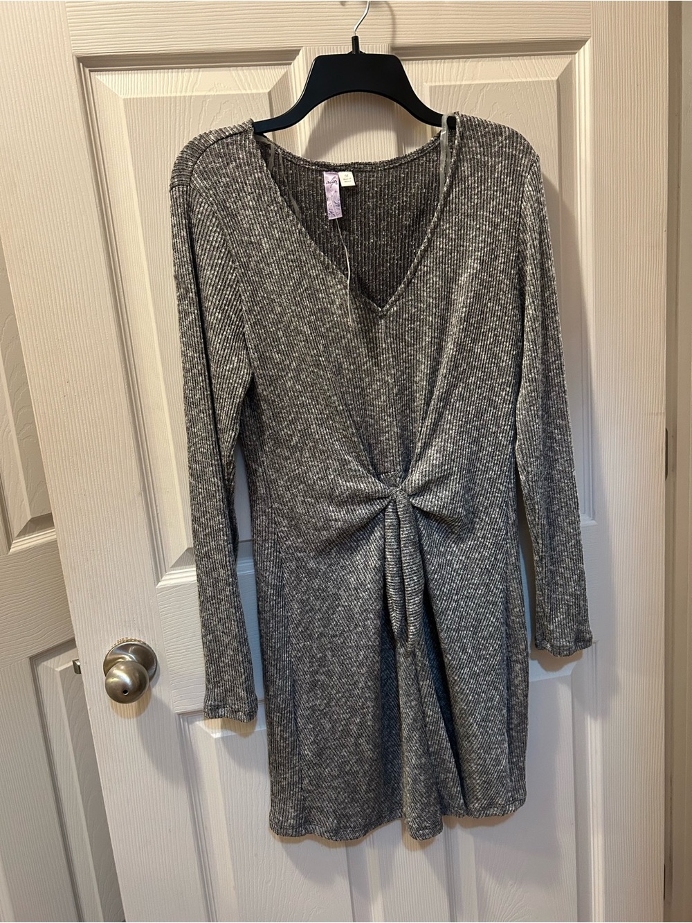 Alya Francesca’s Medium Women's Gray Twist-Front Long Sleeve Dress NWT